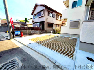 【駐車場】