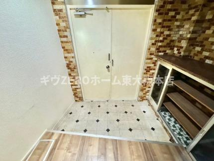 日の出コーポ　仲介手数料無料の玄関