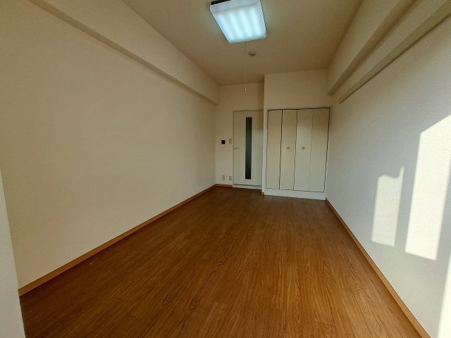フロイデ里中の寝室