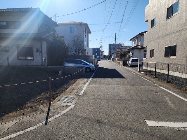 高崎市江木町売土地の前面道路含む現地写真