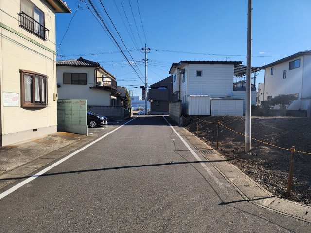 高崎市江木町売土地の前面道路含む現地写真