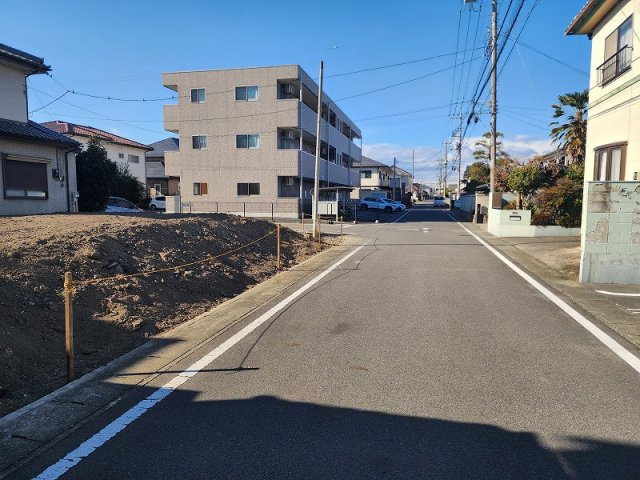 高崎市江木町売土地の前面道路含む現地写真