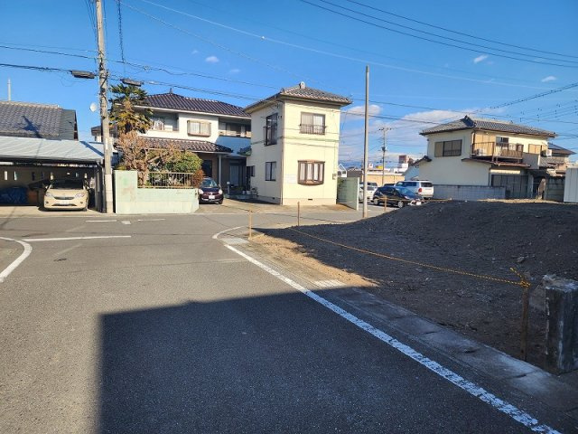 高崎市江木町売土地の前面道路含む現地写真