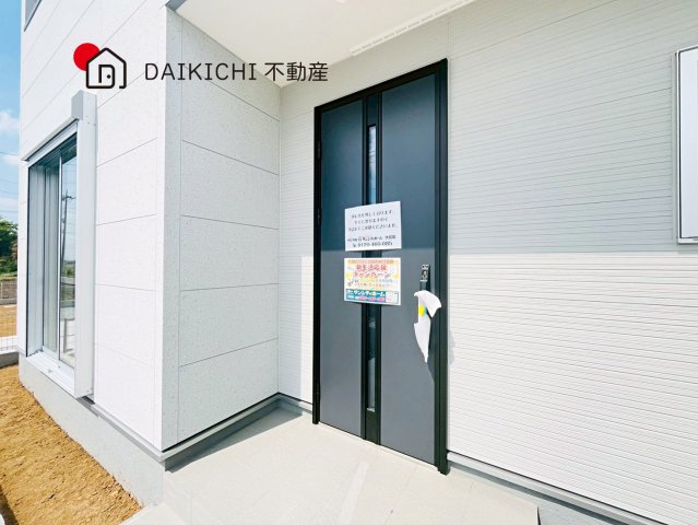 【玄関】 | Livele Garden.S　鴻巣市登戸第2 新築戸建　全3棟　2号棟