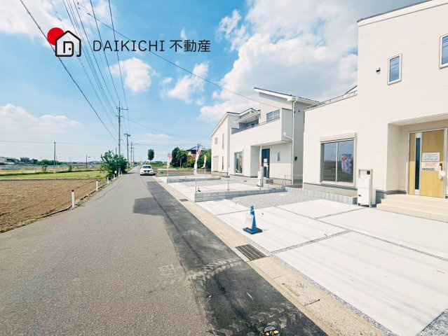 【前面道路含む現地写真】 | Livele Garden.S　鴻巣市登戸第2 新築戸建　全3棟　2号棟