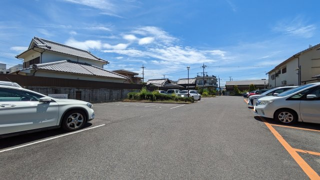 【駐車場】