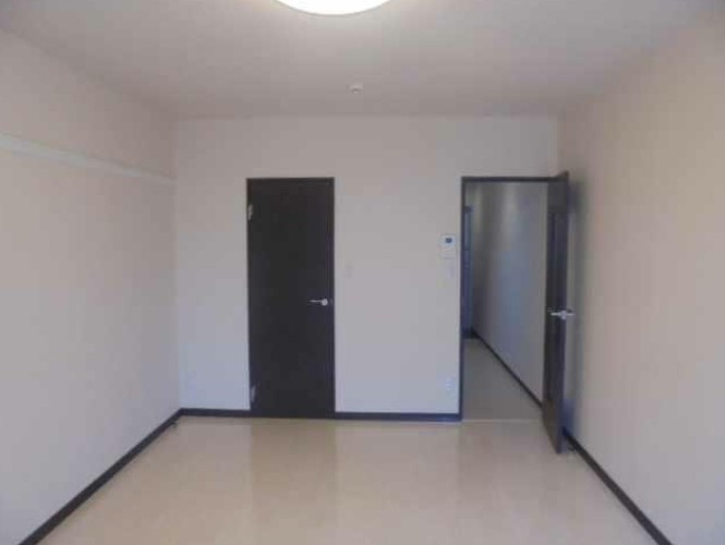 サンヨーの洋室