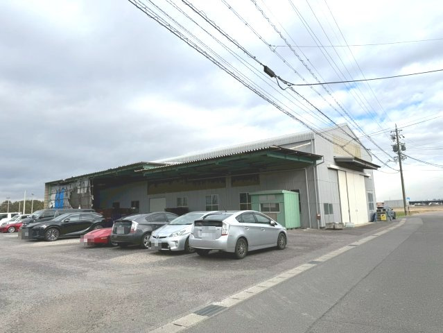 高棚第2工場の駐車場