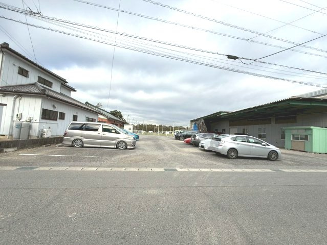 高棚第2工場の駐車場