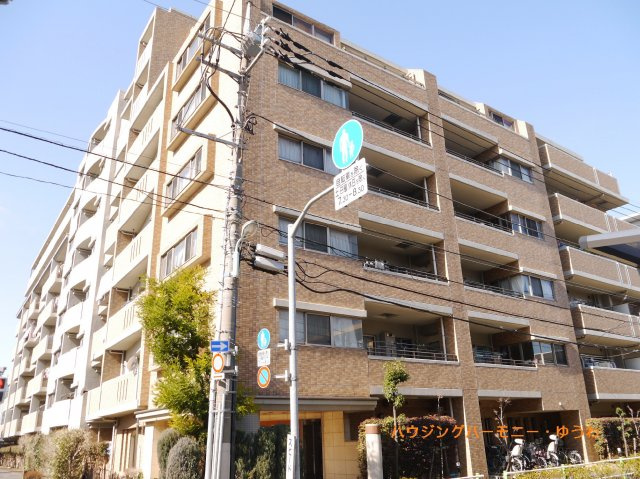 【外観】 | レーベンハイム志村プレノルガール | 住む人を映し出す洗練された佇まいは、いつまでも輝き続けながらいつしか街の風景に溶け込んでいきます。