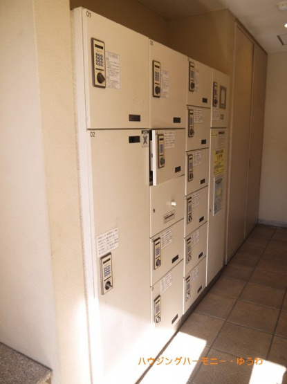 【その他共用部分】 | レーベンハイム志村プレノルガール | 不在時にも安心！宅配ボックスがあります！