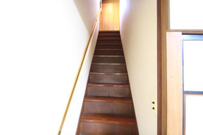 【設備】 | 毛呂山町若山一丁目戸建て | 階段