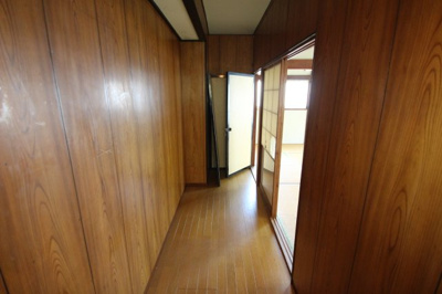 【設備】 | 毛呂山町若山一丁目戸建て | ２F・通路