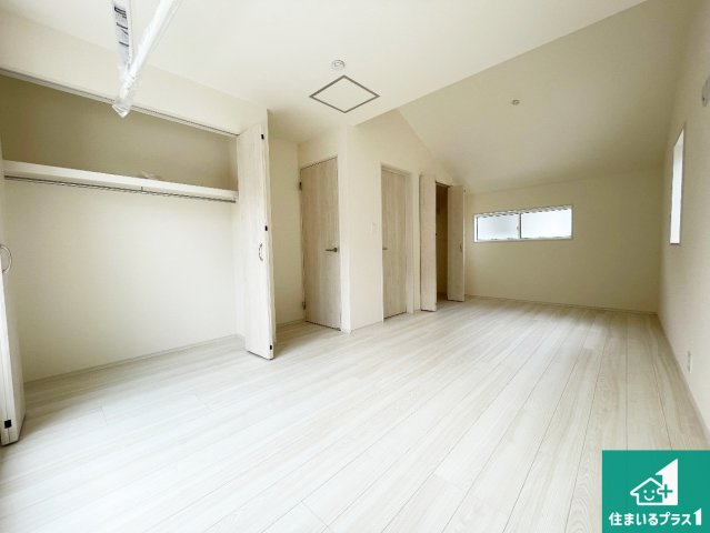 ★5(土)6(日)現地見学可能！★大津市雄琴　全14邸の洋室|シンプルな洋室は、自分好みのインテリアが楽しめます♪ご家族とインテリアや家具を選びに行くのは新築購入時の醍醐味の一つです。ぜひお楽しみください♪