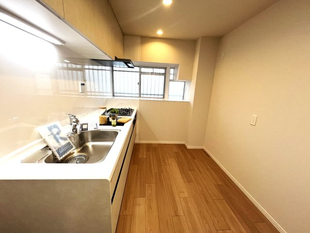 ローレルハイツ南福岡のキッチン|
キッチンはしっかりと幅があり、作業も効率よく行えますよ♪