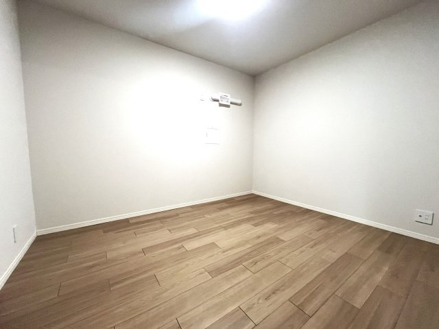 ローレルハイツ南福岡の洋室|
全居室フローリング＆収納付き♪
「収納の余裕は心の余裕」というお家探しの格言もあるんですよ！