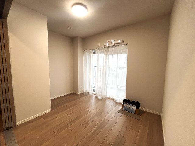 ローレルハイツ南福岡の洋室|南東向きなので陽当たりよく居心地が良いので家族団らんの時間も増えそうですね♪