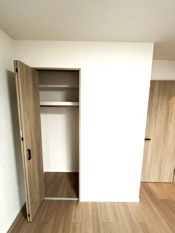 ローレルハイツ南福岡の収納|天井まである収納♪長いものも収まりそうですよね！
