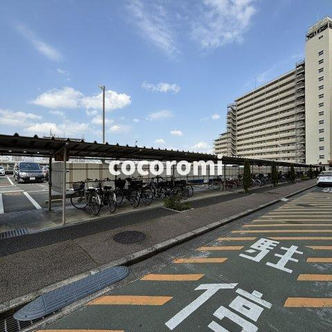 寝屋川サンハイツＡ棟の駐車場