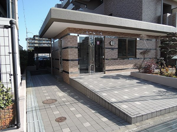 【エントランス】