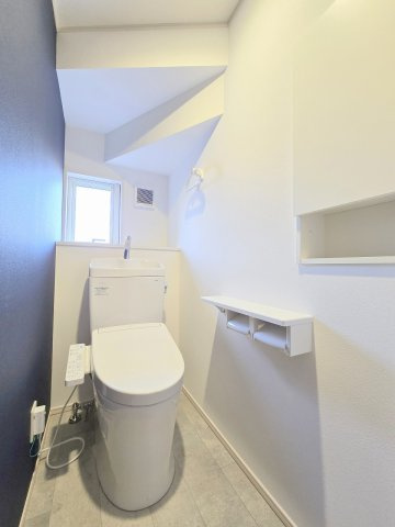 青梅市谷野　リフォーム中古戸建のトイレ