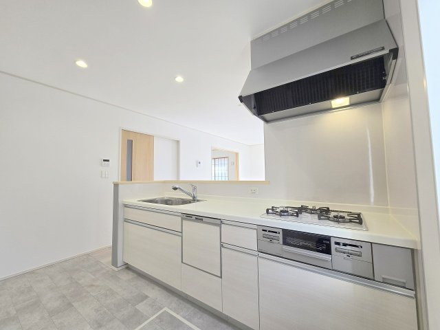 青梅市谷野　リフォーム中古戸建のキッチン