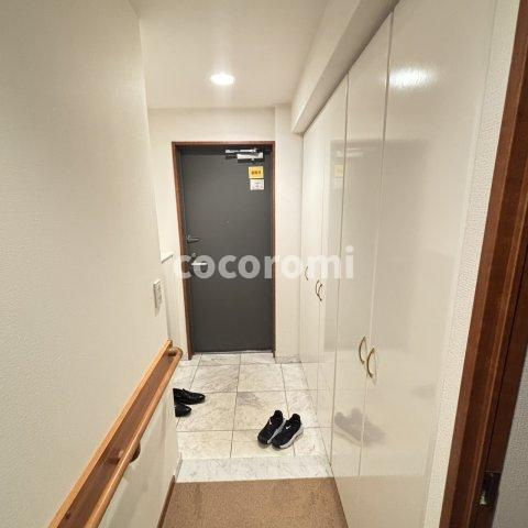 リバティパーク枚方Ｄ棟の玄関