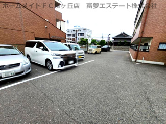 【駐車場】