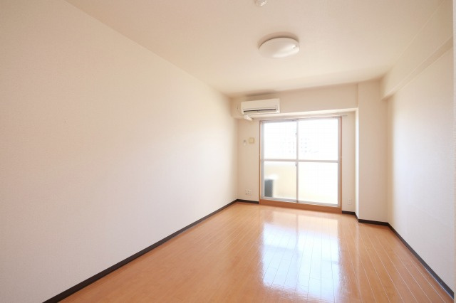 ジュネス東住吉弐番館の居間・リビング