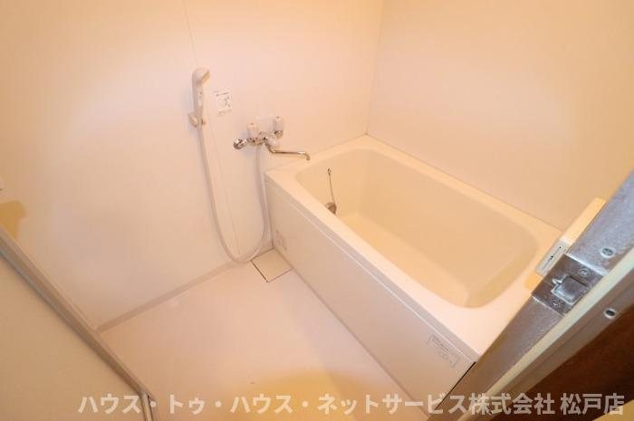 パインツリーコートの浴室