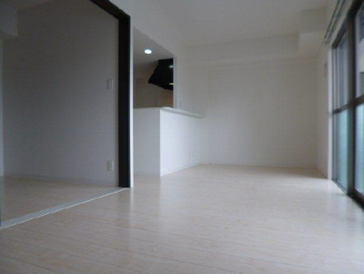 【居間・リビング】 | SEIZAN箱崎駅前 | アレンジ自由自在の広々空間です！