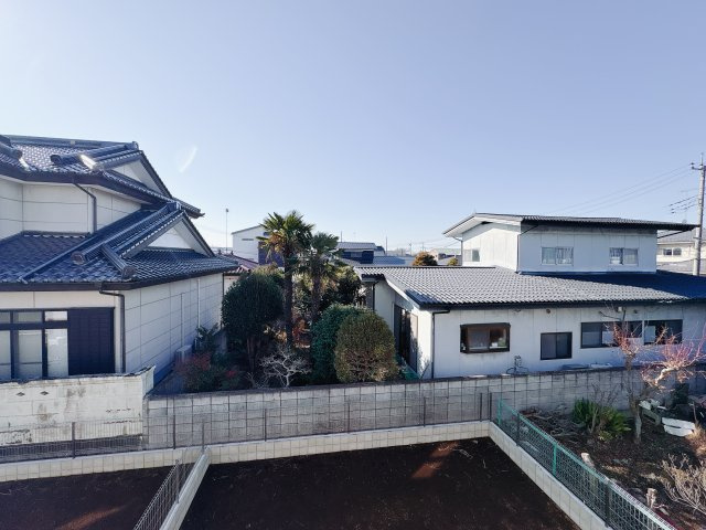 【LiveleGarden】下野市小金井 第5 全4邸のバルコニー|〇1号棟バルコニーより〇
南面バルコニーからお庭が望めます。バルコニーからお子様がお庭で遊んでいる様子も確認出来て安心です。
