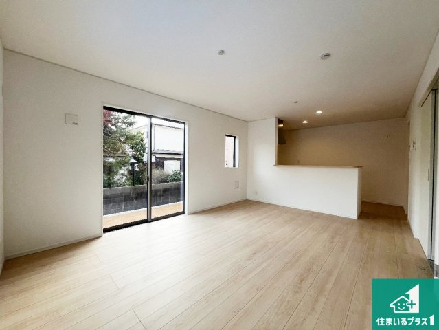 姫路市飾磨区妻鹿　第1期　新築一戸建ての前面道路含む現地写真|周辺は落ち着いた街並みの住宅地！子育てがしやすい住環境です！まだ未完成ですが、現地でしかわからない事もございます。是非一度ご覧ください。