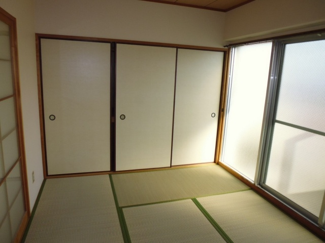 YKハイツ旭が丘の和室