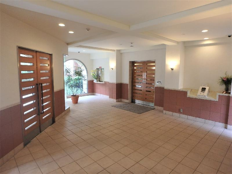 ファーストアヴェニュー泉ヶ丘のエントランス|エントランス