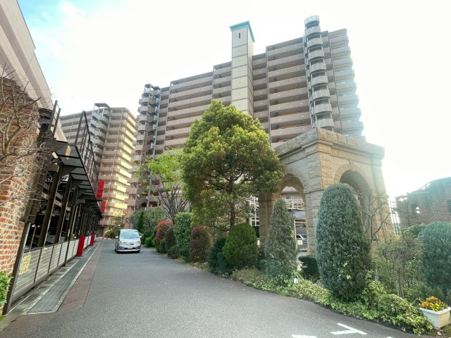 ファーストアヴェニュー泉ヶ丘