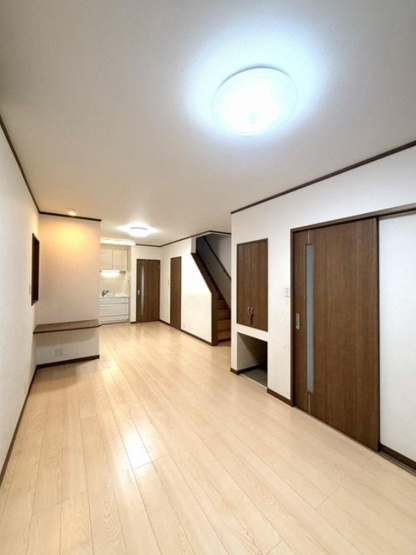 【居間・リビング】 | 山科区勧修寺西北出町　中古戸建