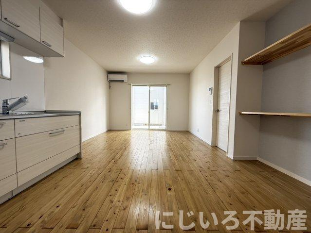 オレンジハイツⅡの居間・リビング
