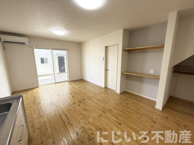 オレンジハイツⅡの居間・リビング