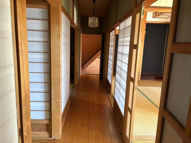 南国市元町３丁目の内装|各居室へつながる、使いやすい生活動線
