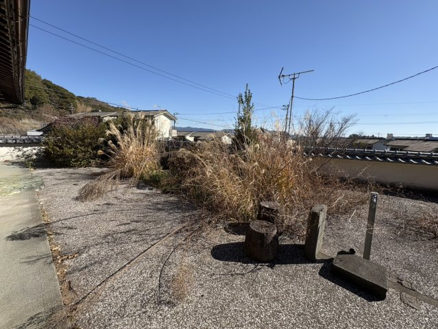 南国市元町３丁目の庭|建物横の庭・外構部分