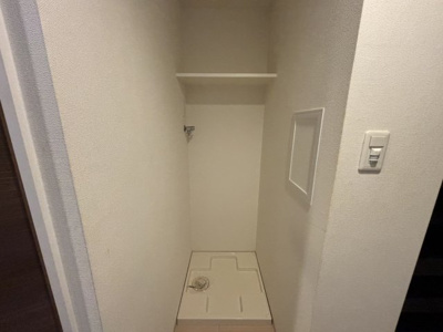 【設備】 | Luxe淡路 | 室内洗濯機置き場です