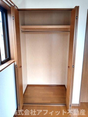 【その他】 | コウユウ貸住宅 | 洋室4.5帖のクローゼット　※写真はイメージです