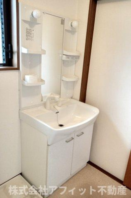 【洗面所】 | コウユウ貸住宅 | 洗髪洗面化粧台　※写真はイメージです