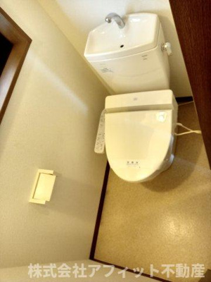 【トイレ】 | コウユウ貸住宅 | 温水洗浄暖房便座　※写真はイメージです