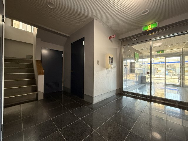 ロイヤル立山のエントランス