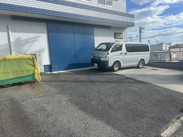 稲垣二階建事務所付倉庫の駐車場