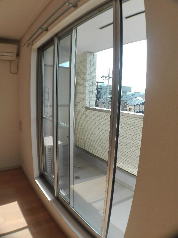 マイト カジヤのバルコニー