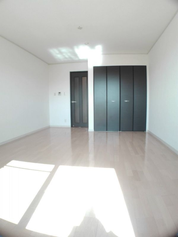 マイト カジヤの洋室