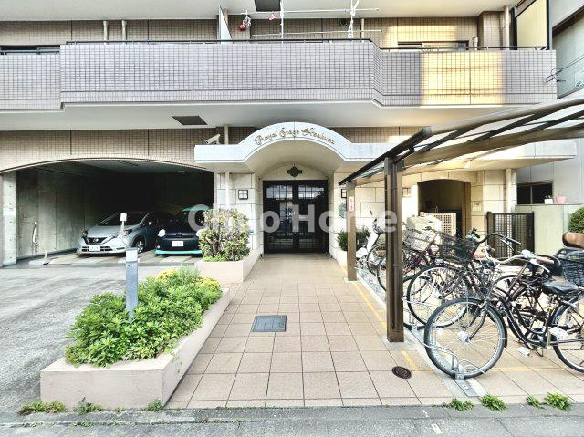 ロイヤルステージ浅草のエントランス|【エントランス】マンションのエントランスは、その物件の印象を決める、顔とも言える場所です。毎日通る場所ですからきれいなのが一番です。